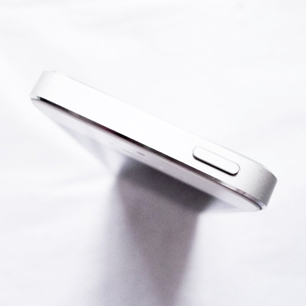 APPLE IPHONE 5 16GB White AT&T Lot/Bundle + 3 Cases (Herringbone, Cassette Tape) - Picture 9 of 10